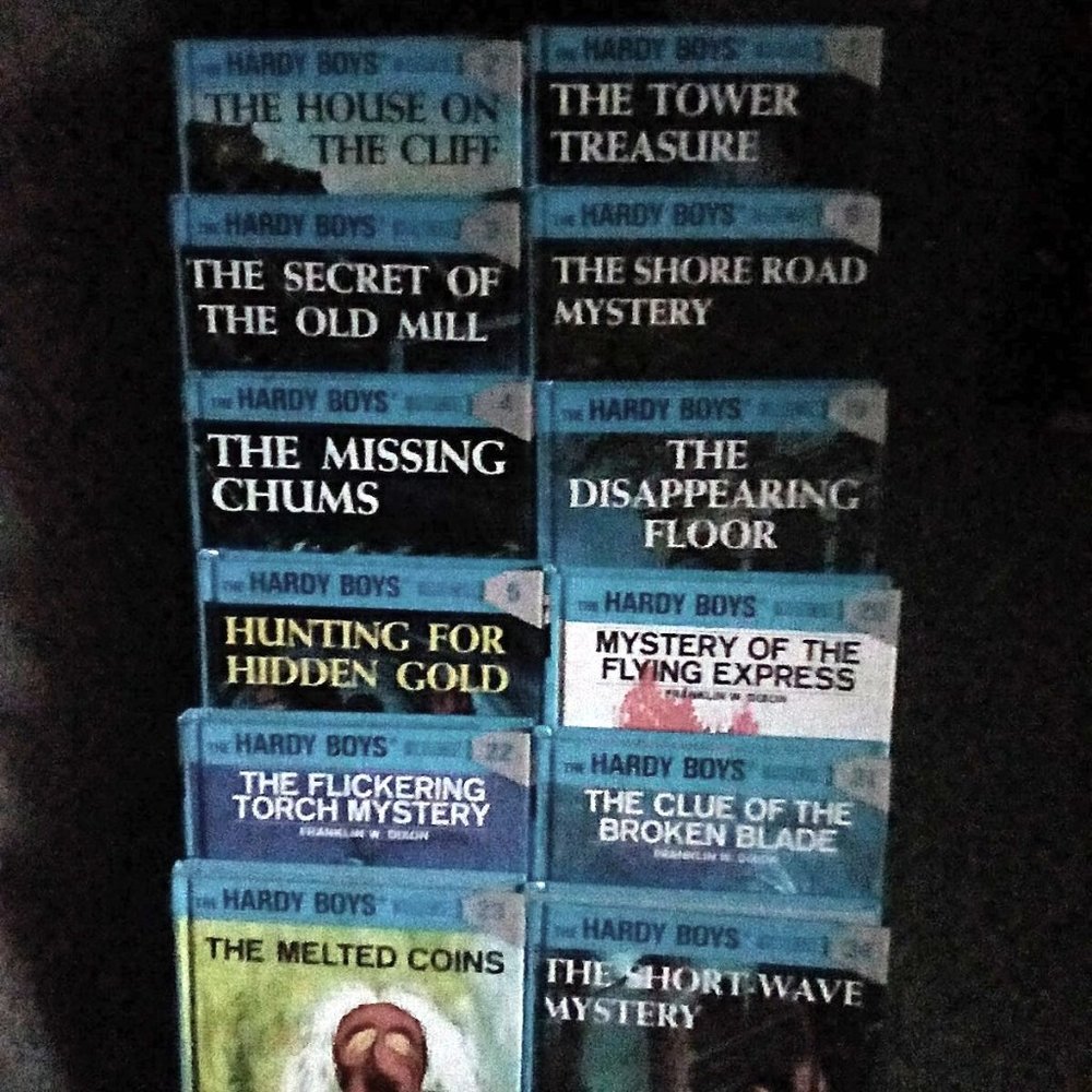 SET OF 12  HARDY BOYS MYSTERY BOOKS
